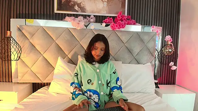 Snapshot of Real_virgin_Pussy chatting on May 13, 8:27 pm Real virgin Pussy online show from May 13, 8:27 pm