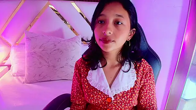 Snapshot of Real_virgin_Pussy chatting on June 7, 11:47 am Real virgin Pussy online show from June 7, 11:47 am