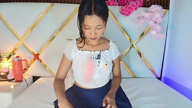 Real virgin Pussy online show from June 19, 6:56 pm