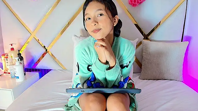 Real virgin Pussy online show from July 21, 7:49 pm