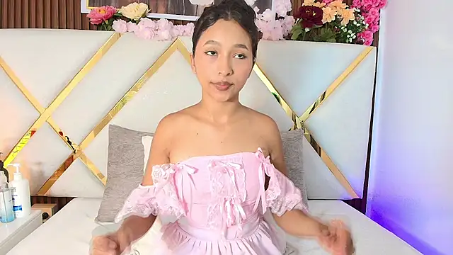 Real virgin Pussy online show from July 31, 7:46 pm
