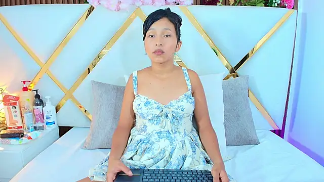 Real virgin Pussy online show from August 3, 8:01 pm
