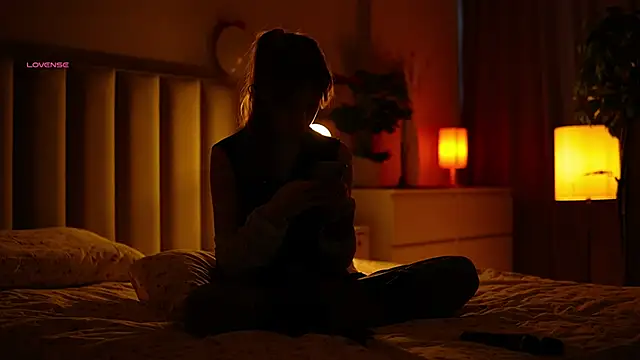 oopsnaked online show from February 11, 10:20 am