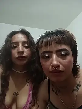 AlexxaAndRileyy online show from March 26, 3:45 am