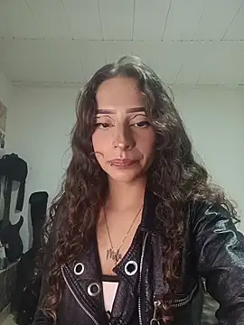 AlexxaAndRileyy online show from May 1, 7:18 pm
