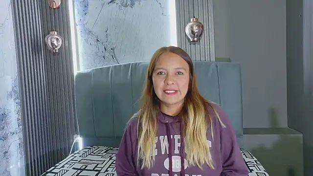 Snapshot of sami_1_8 chatting on August 4, 8:33 pm sami 1 8 online show from August 4, 8:33 pm