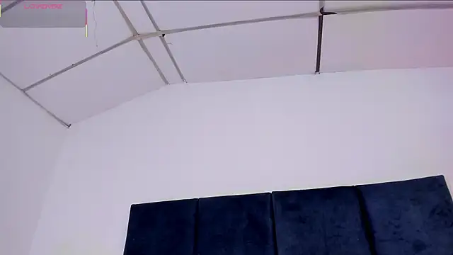 Snapshot of april_jones05 chatting on July 17, 12:23 pm april jones05 online show from July 17, 12:23 pm