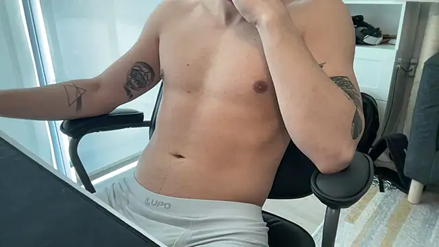 lukshof online show from February 6, 4:54 pm