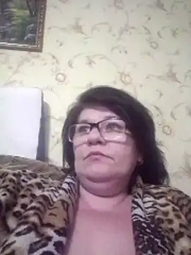 NysiOlsen online show from March 11, 9:54 pm