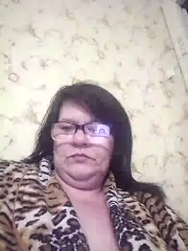 NysiOlsen online show from May 1, 4:33 pm