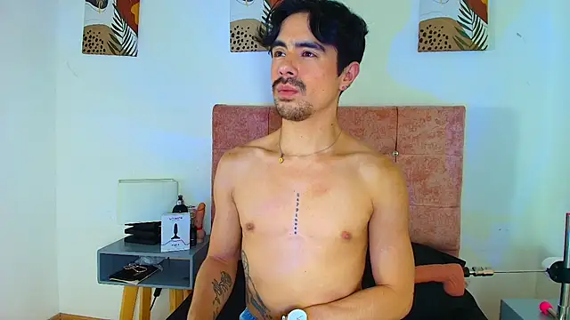 Ethan Briggs  online show from February 12, 3:45 am