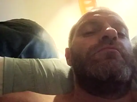 Snapshot of sterng6969 chatting on May 5, 7:27 am sterng6969 online show from May 5, 7:27 am