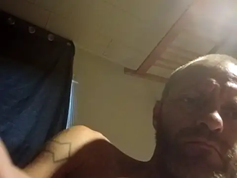 Snapshot of sterng6969 chatting on May 6, 11:04 am sterng6969 online show from May 6, 11:04 am