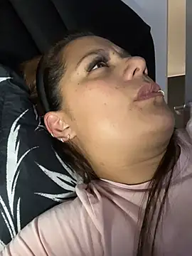 Pretty  Milf online show from March 1, 9:28 pm