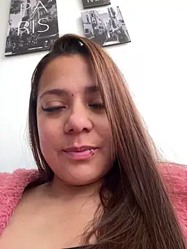 Pretty  Milf online show from April 1, 1:34 pm
