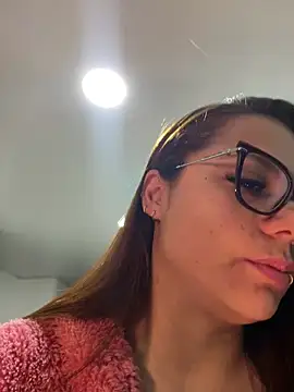 Pretty  Milf online show from April 29, 9:24 am