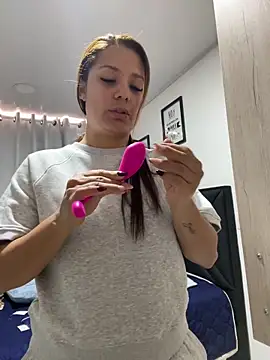 Pretty  Milf online show from May 1, 3:16 pm