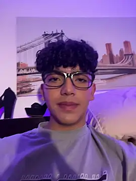 Snapshot of Nick_Twink chatting on February 3, 2:21 am Nick Twink online show from February 3, 2:21 am