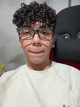 Snapshot of Nick_Twink chatting on February 10, 3:10 am Nick Twink online show from February 10, 3:10 am