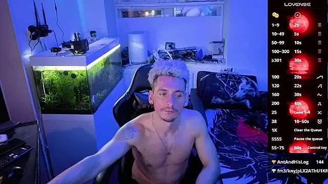 Rayzel White online show from February 24, 1:58 am