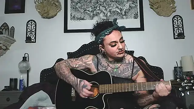 Snapshot of VeraVendetta chatting on February 8, 7:12 am VeraVendetta online show from February 8, 7:12 am