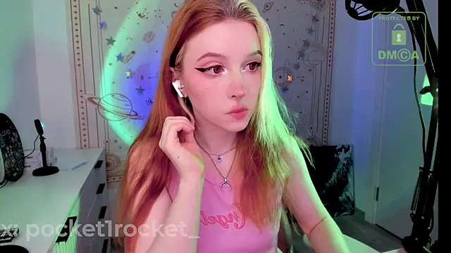 Snapshot of _PocketRocket_ chatting on May 9, 12:38 am PocketRocket online show from May 9, 12:38 am