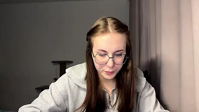 JanelleCourville online show from March 7, 4:15 pm