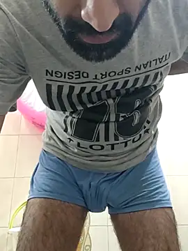 Snapshot of marcosdiaz987 chatting on February 16, 6:37 pm marcosdiaz987 online show from February 16, 6:37 pm