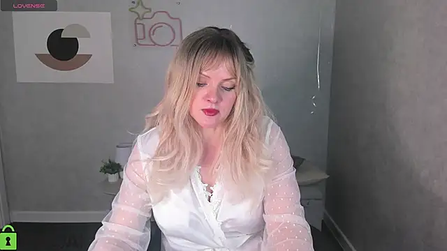 Snapshot of Victoria_Nelson chatting on March 28, 1:27 am Victoria Nelson online show from March 28, 1:27 am