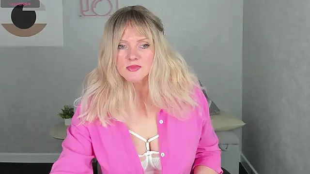 Snapshot of Victoria_Nelson chatting on April 11, 1:21 am Victoria Nelson online show from April 11, 1:21 am