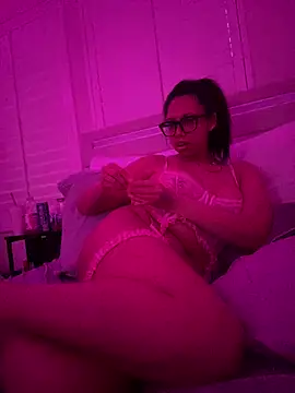 Snapshot of cartierprincess chatting on February 2, 1:37 am cartierprincess online show from February 2, 1:37 am