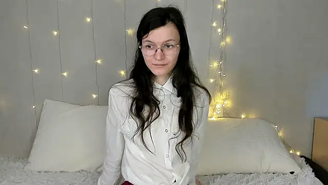 ThoraMarola online show from February 20, 6:26 am