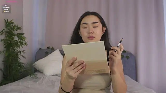 VestaCarrigg online show from February 1, 5:39 am