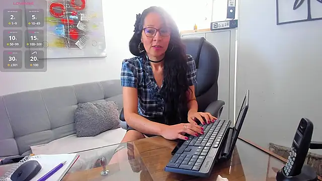 Snapshot of loretta_fraser chatting on May 15, 1:07 pm loretta fraser online show from May 15, 1:07 pm