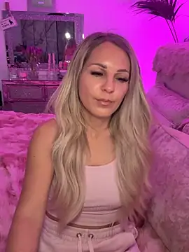 Snapshot of JulieSol chatting on March 2, 8:21 am JulieSol online show from March 2, 8:21 am