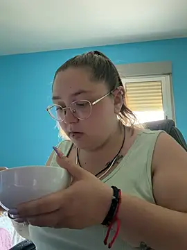 Snapshot of _maracr19_ chatting on May 30, 8:33 am maracr19 online show from May 30, 8:33 am
