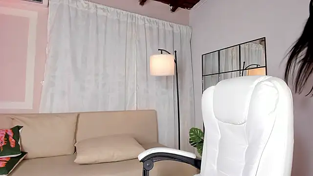 liaamoon  online show from May 29, 12:25 pm