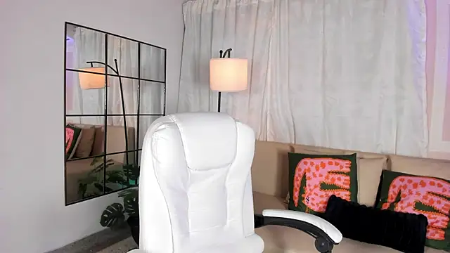 liaamoon  online show from June 17, 12:18 pm
