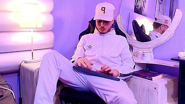 Salvattore Muller online show from February 7, 7:50 pm