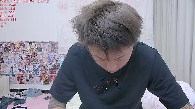 Chocolates-001 online show from May 3, 12:11 pm