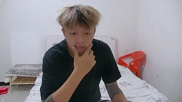 Chocolates-001 online show from August 8, 1:24 pm