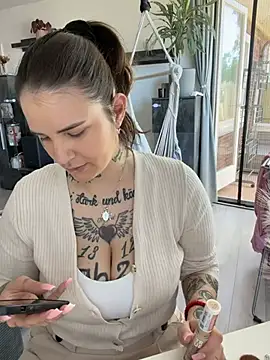Snapshot of NyxTattoo chatting on May 8, 9:03 am NyxTattoo online show from May 8, 9:03 am