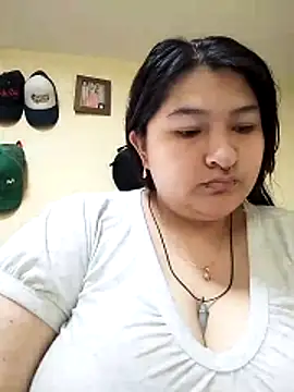 LauraHorny69 online show from June 13, 2:37 pm