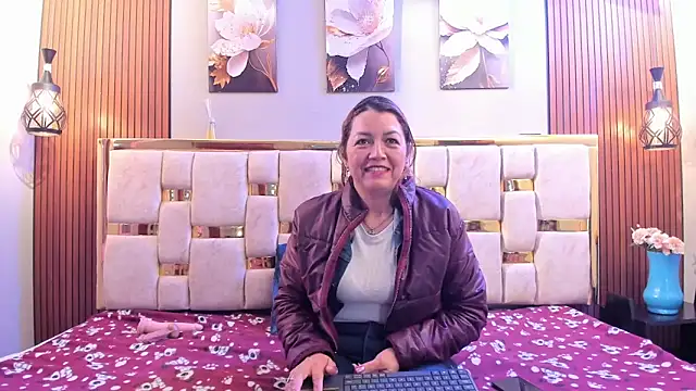 Snapshot of Andry_will chatting on June 6, 12:49 am Andry will online show from June 6, 12:49 am