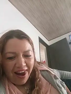 Snapshot of Andry_will chatting on June 27, 1:17 pm Andry will online show from June 27, 1:17 pm