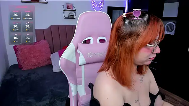 Nina curves online show from March 13, 3:02 am