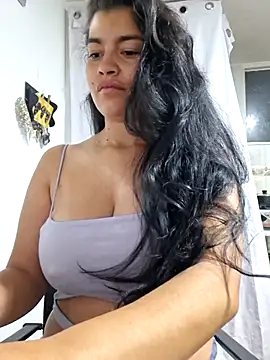 Snapshot of Scarlett_Hot69 chatting on June 13, 8:34 am Scarlett Hot69 online show from June 13, 8:34 am