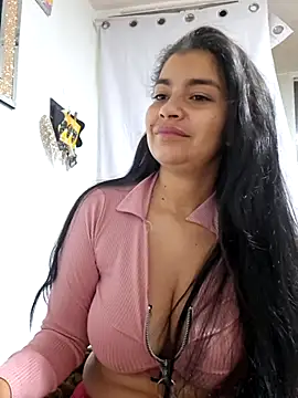 Snapshot of Scarlett_Hot69 chatting on June 17, 7:55 am Scarlett Hot69 online show from June 17, 7:55 am
