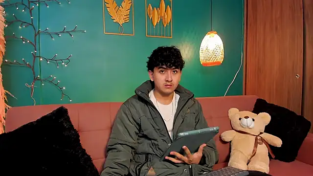 Christopher Monroe  online show from January 19, 2:10 pm