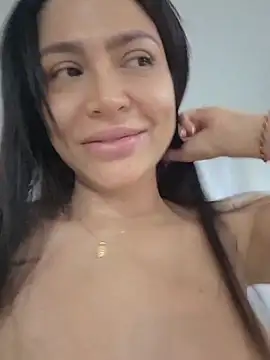 Snapshot of Ina_Jody_ chatting on June 8, 1:28 am Ina Jody online show from June 8, 1:28 am